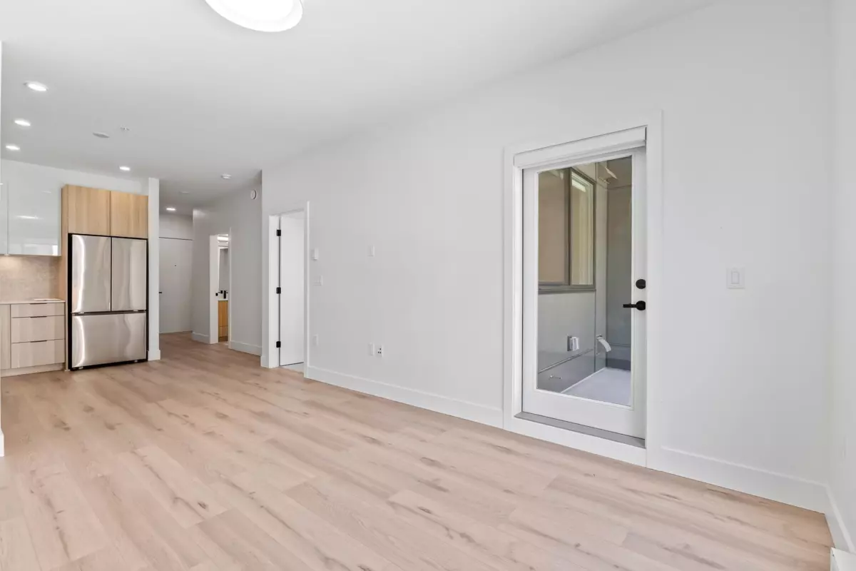 Dining Area Photo of 319 20769 Fraser Highway, Langley, BC