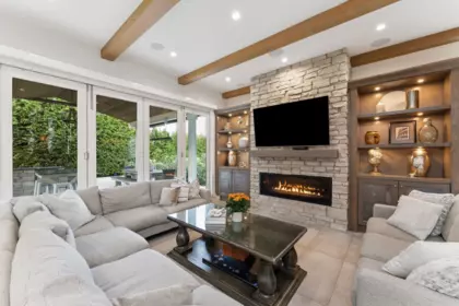 Breakfast Nook Photo of 7863 Walmsley Court, Burnaby, BC