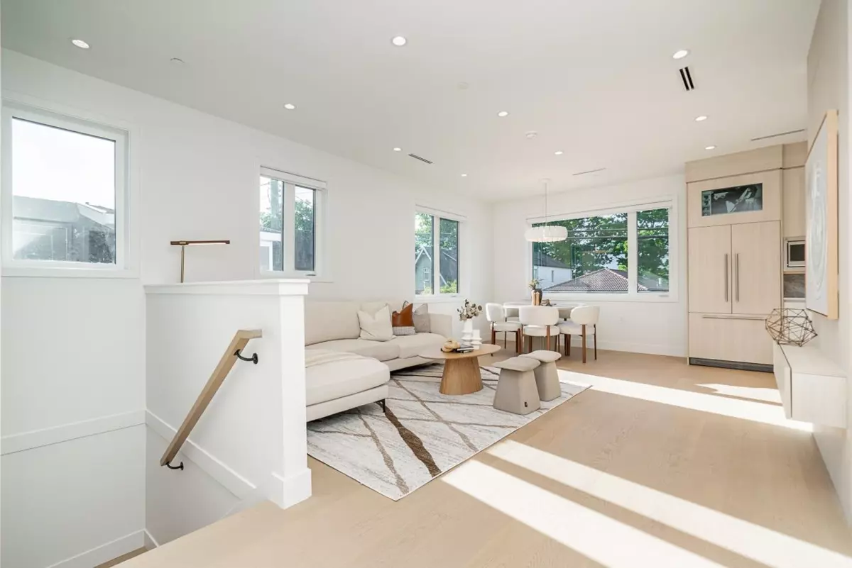 Dining Area Photo of 2877 Cambridge Street, Vancouver, BC