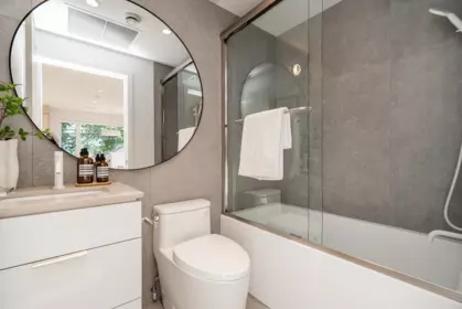 Mudroom Photo of 2877 Cambridge Street, Vancouver, BC
