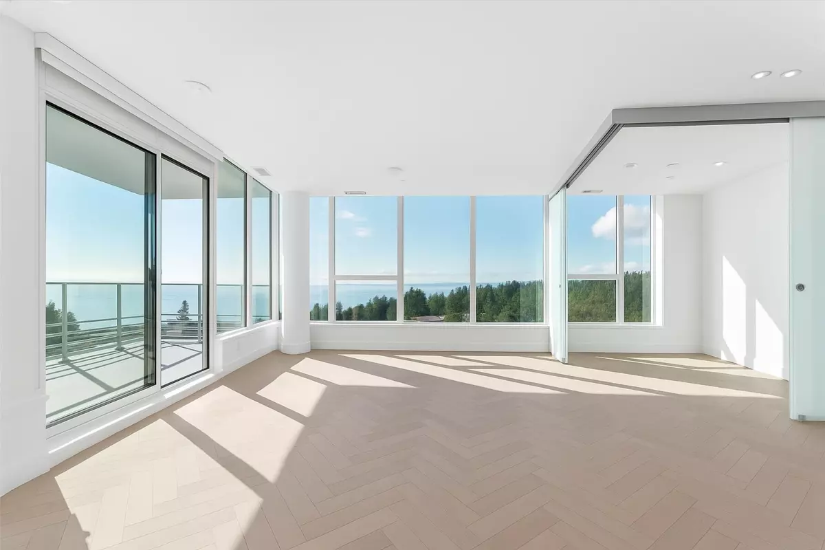 Living Room Photo of 705 1342 Johnston Road, White Rock, BC