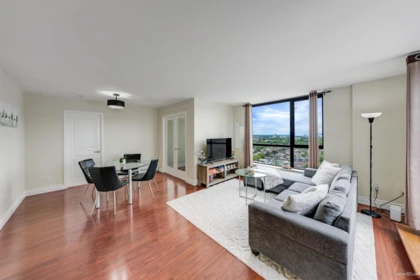 1702 3438 Vanness Avenue, Vancouver, BC, Vancouver — Apartment/Condo for sale