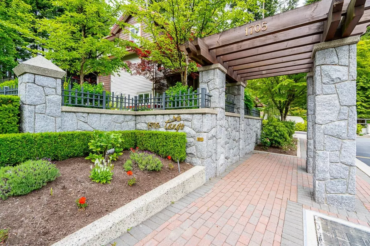Family Room Photo of 25 1705 Parkway Boulevard, Coquitlam, BC