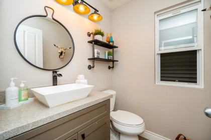 Powder Room Photo of 25 1705 Parkway Boulevard, Coquitlam, BC