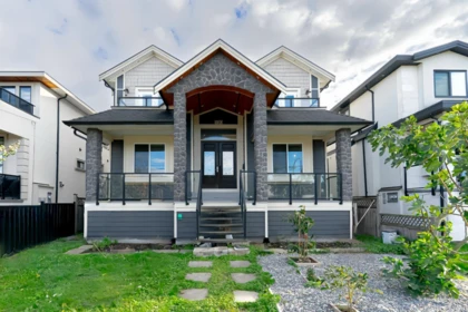 520 Ewen Avenue, New Westminster, BC, New Westminster — Single Family Residence for sale