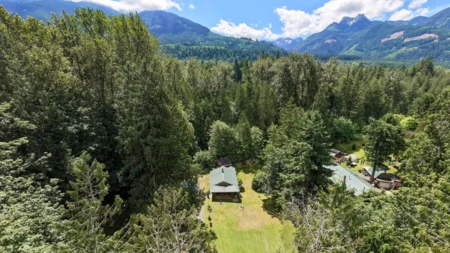 Front Yard Photo of 50994 O'byrne Road, Chilliwack, BC