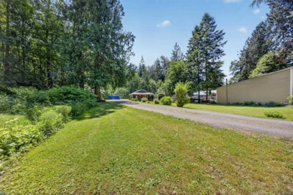 Kitchen Island Photo of 50994 O'byrne Road, Chilliwack, BC