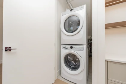 Laundry Room Photo of 3 1845 E 51st Avenue, Vancouver, BC