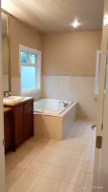 Primary Bathroom Photo of 9560 Sills Avenue, Richmond, BC