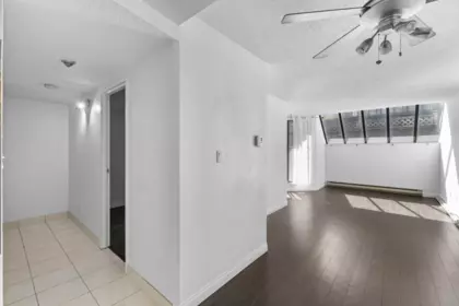 Guest Bathroom Photo of 207 1270 Robson Street, Vancouver, BC