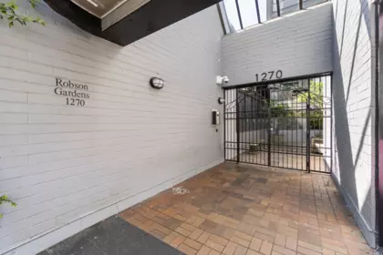 Hot Tub / Spa Photo of 207 1270 Robson Street, Vancouver, BC
