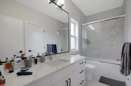 Guest Bathroom Photo of 19121 67 Avenue, Surrey, BC