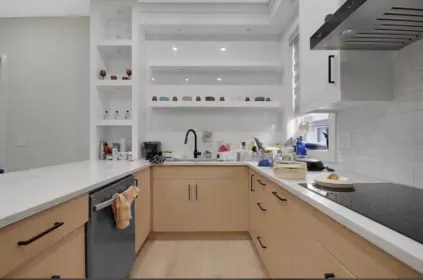 Kitchen Island Photo of 19121 67 Avenue, Surrey, BC
