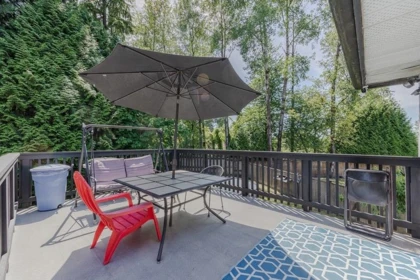 Front Yard Photo of 20904 Rosewood Place, Maple Ridge, BC