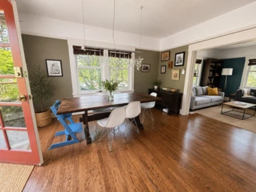 Breakfast Nook Photo of 364 E 14th Street, North Vancouver, BC