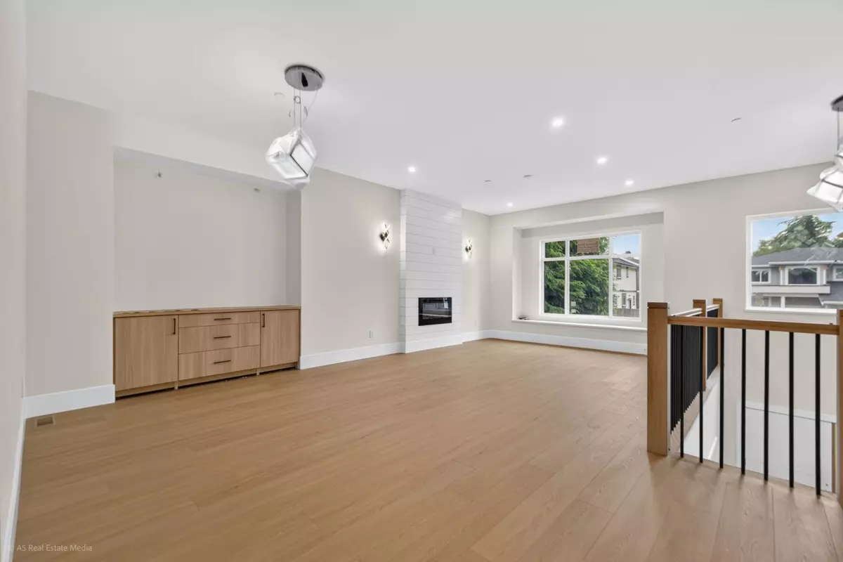 Dining Area Photo of 8511 Benedict Boulevard, Mission, BC