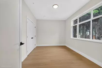 Hallway Photo of 8511 Benedict Boulevard, Mission, BC