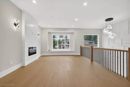 Kitchen Island Photo of 8511 Benedict Boulevard, Mission, BC