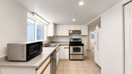 Hot Tub / Spa Photo of 3578 W 15th Avenue, Vancouver, BC