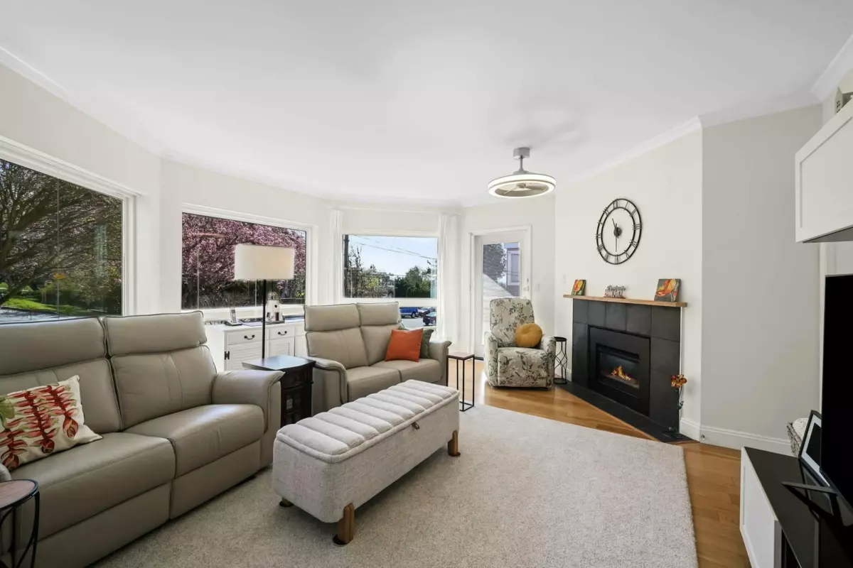 Family Room Photo of 201 1255 Best Street, White Rock, BC