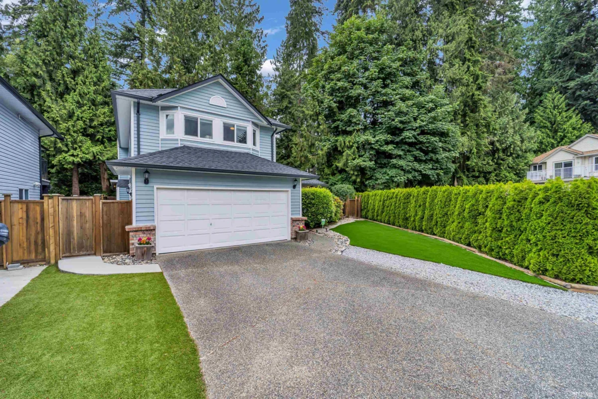 Living Room Photo of 1318 Mclellan Drive, Coquitlam, BC