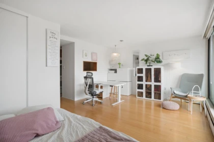 Kitchen Island Photo of 1703 1330 Harwood Street, Vancouver, BC