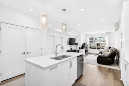 Kitchen Island Photo of 201 22633 Selkirk Avenue, Maple Ridge, BC