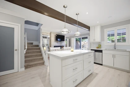 Kitchen Island Photo of 19026 117b Avenue, Pitt Meadows, BC