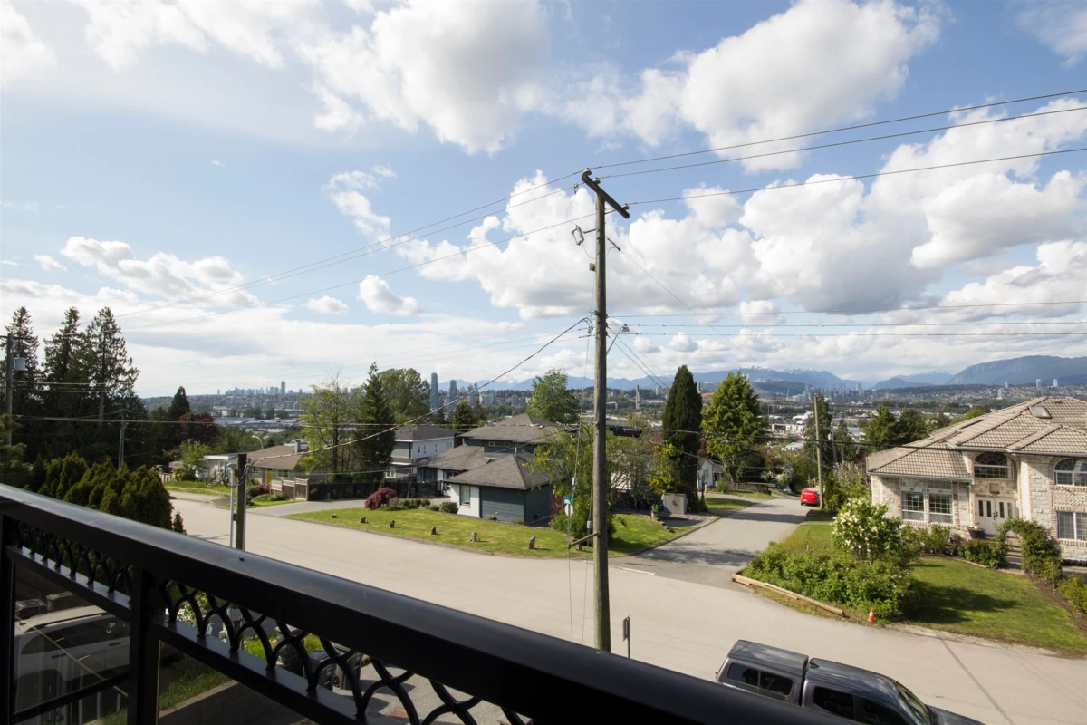 Living Room Photo of 12136 100a Avenue, Surrey, BC