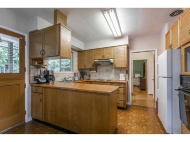 Breakfast Nook Photo of 838 Dundonald Drive, Port Moody, BC