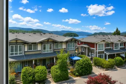 5964 Oldmill Lane, Sechelt, BC, Sechelt — Townhouse for sale