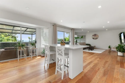 Kitchen Island Photo of 33483 Blueberry Drive, Mission, BC