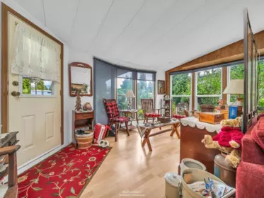 Family Room Photo of 515 Tyee Court, West Vancouver, BC