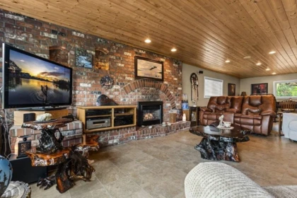 Staircase Photo of 9758 Linwood Street, Chilliwack, BC