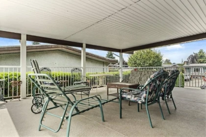 Swimming Pool Photo of 9758 Linwood Street, Chilliwack, BC