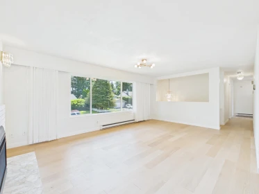 Breakfast Nook Photo of 7111 Cavelier Court, Richmond, BC