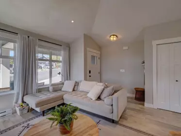 Breakfast Nook Photo of 6078 Kingbird Avenue, Sechelt, BC