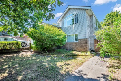 18136 Claytonwood Crescent, Surrey, BC, Surrey — Single Family Residence for sale