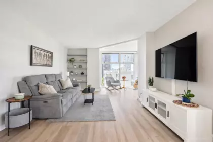 B901 1331 Homer Street, Vancouver, BC, Vancouver — Apartment/Condo for sale
