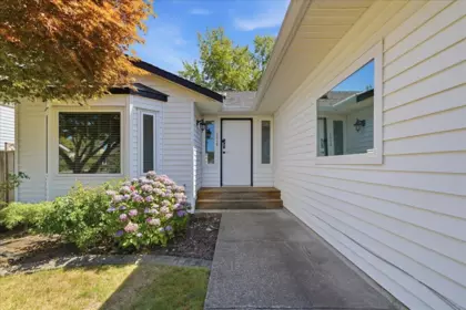 12110 Blossom Street, Maple Ridge, BC, Maple Ridge — Single Family Residence for sale