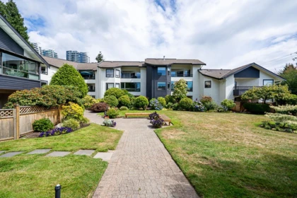 Outdoor Deck Photo of 201 14957 Thrift Avenue, White Rock, BC