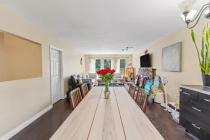 Breakfast Nook Photo of 976 Hosmer Court, Coquitlam, BC