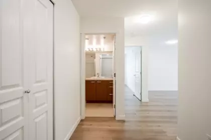 205 9500 Odlin Road, Richmond, BC, Richmond — Apartment/Condo for sale
