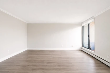 1701 3755 Bartlett Court, Burnaby, BC, Burnaby — Apartment/Condo for sale