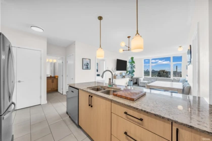 Dining Area Photo of 1805 280 Ross Drive, New Westminster, BC