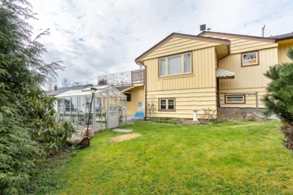 Kitchen Photo of 1874 Hillside Avenue, Coquitlam, BC