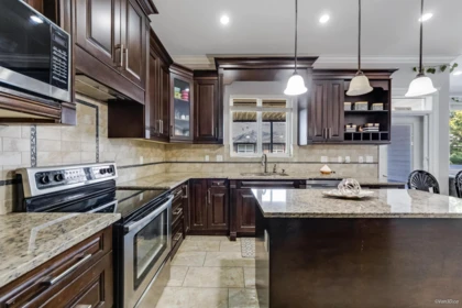 Kitchen Island Photo of 14255 62b Avenue, Surrey, BC