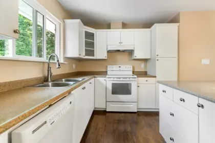 Primary Bathroom Photo of 2270 Midas Street, Abbotsford, BC