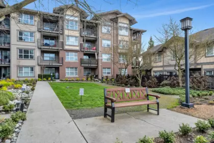 302 5885 Irmin Street, Burnaby, BC, Burnaby — Apartment/Condo for sale