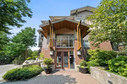 302 5885 Irmin Street, Burnaby, BC, Burnaby — Apartment/Condo for sale